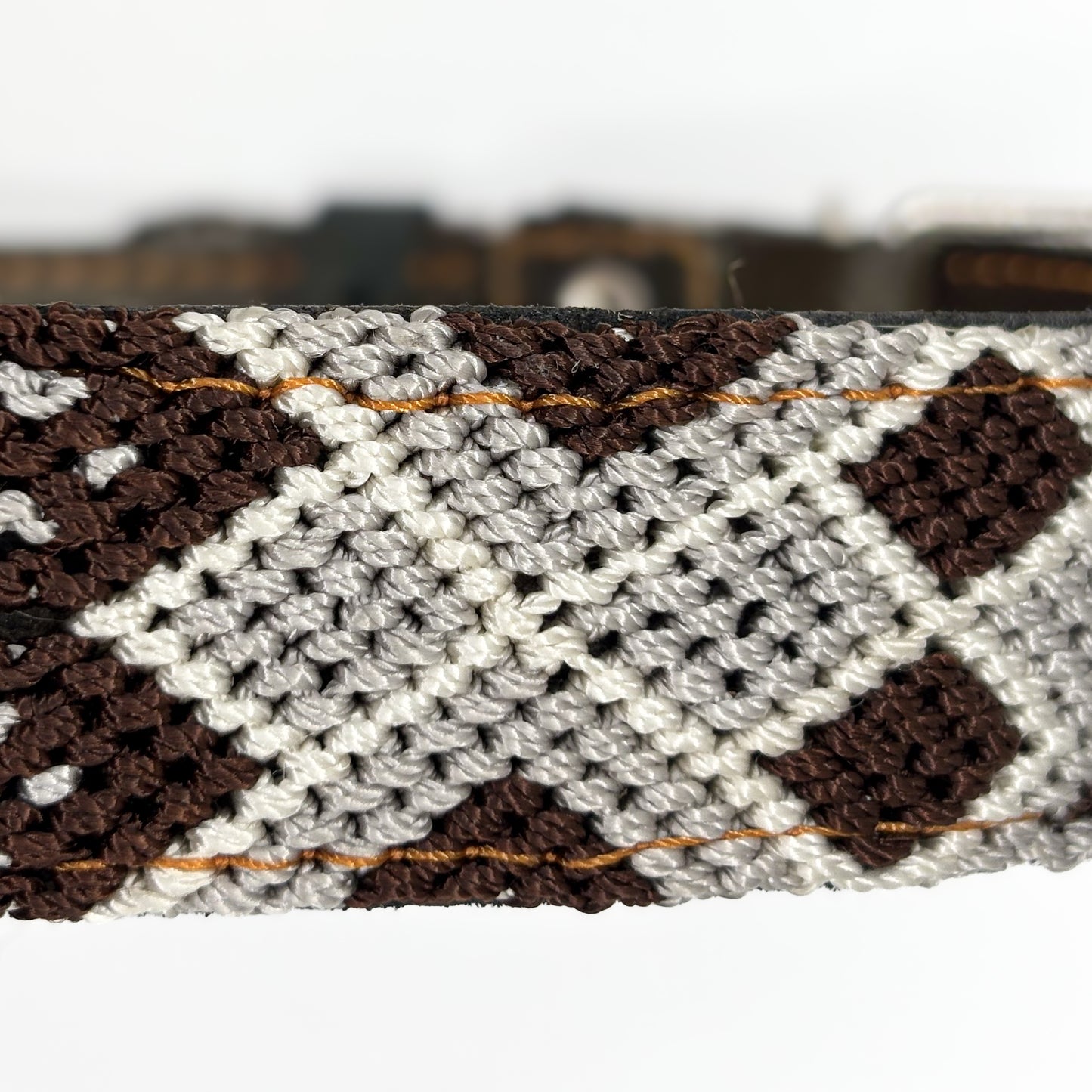Café con leche-Large (50cm) Hand Embroidered Leather Dog Collar