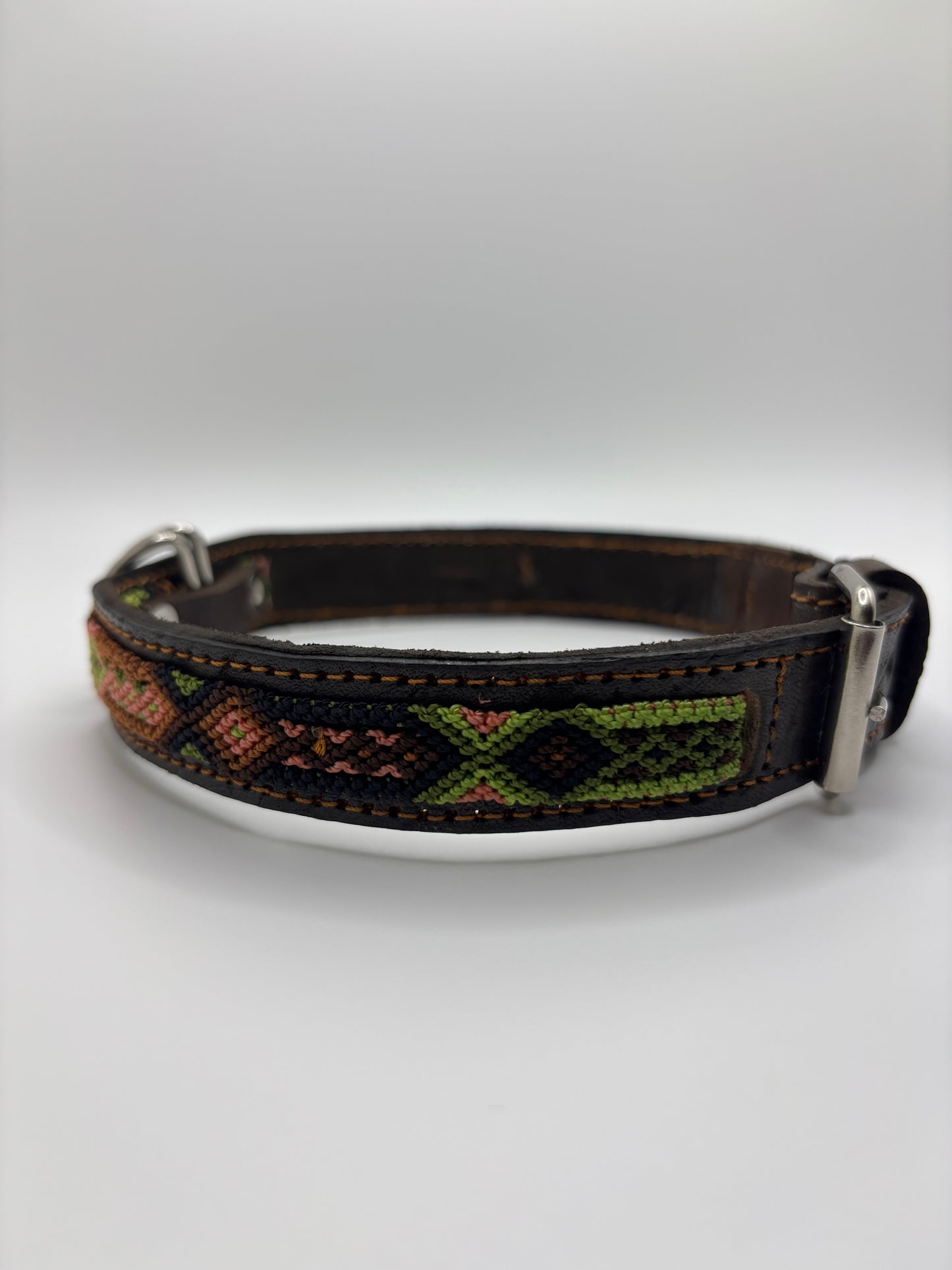 Tierra Medium 40cm Hand Embroidered Leather Dog Collar