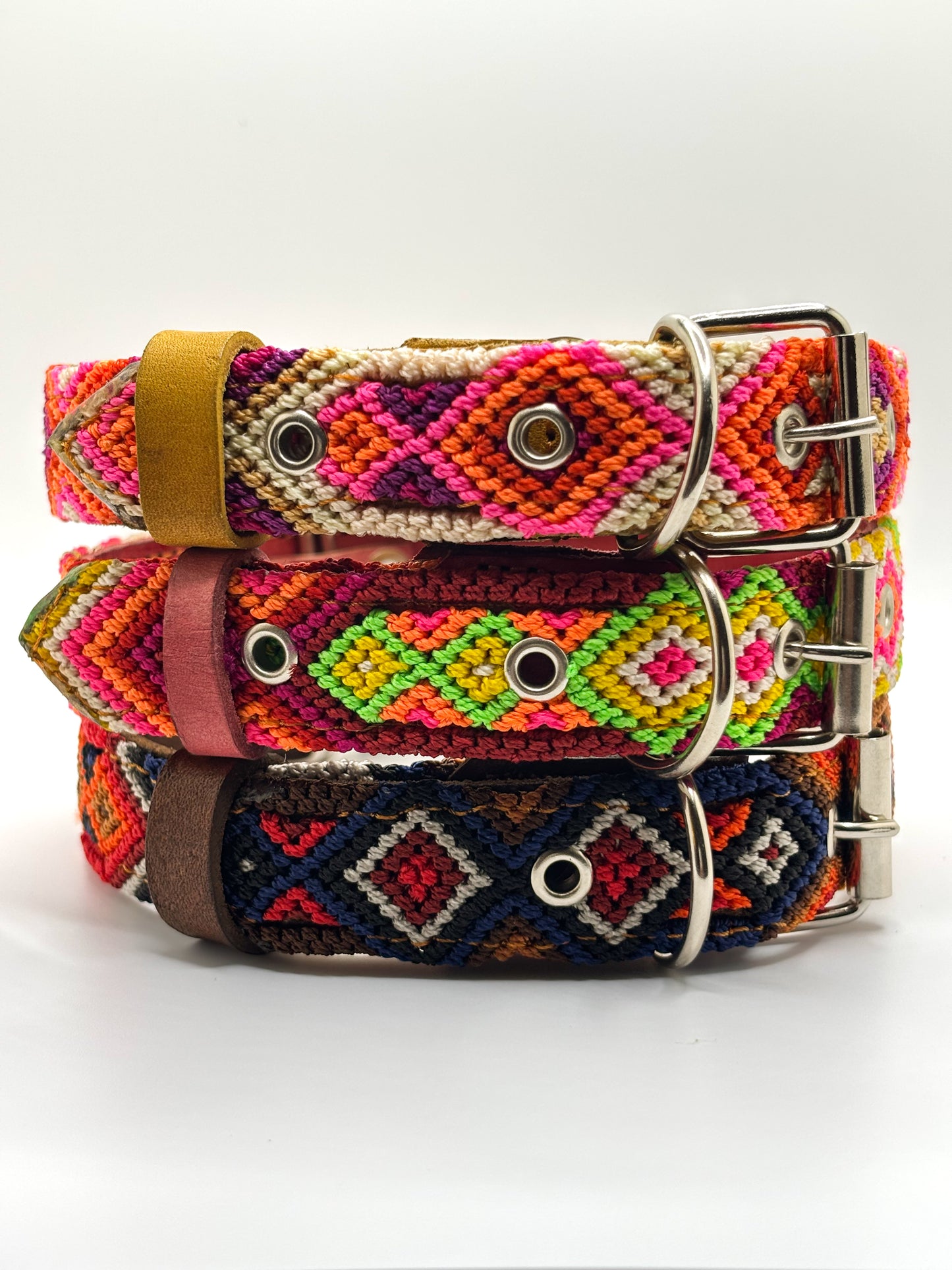 Amanecer Large 45cm Hand Embroidered Leather Dog Collar