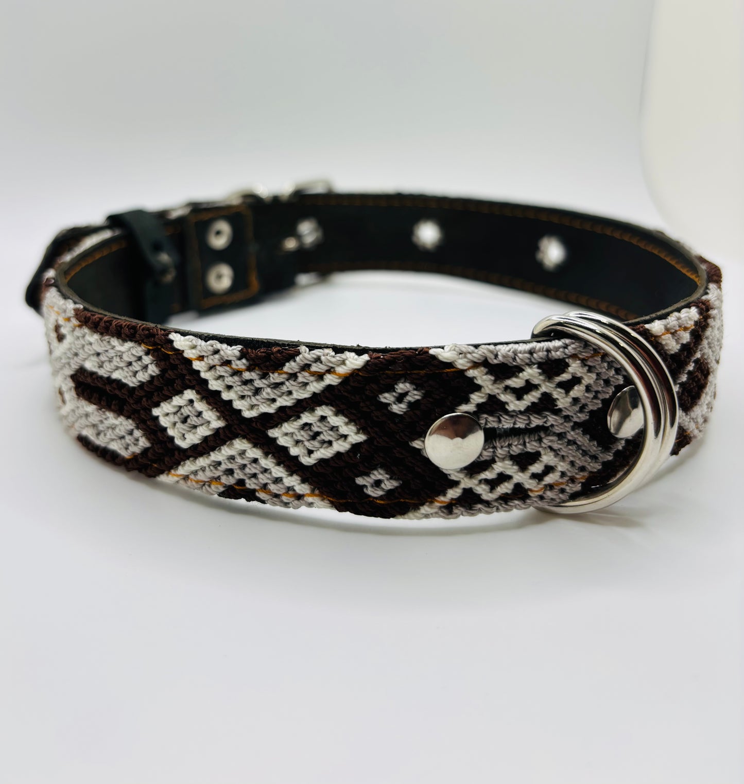 Café con leche-Large (50cm) Hand Embroidered Leather Dog Collar