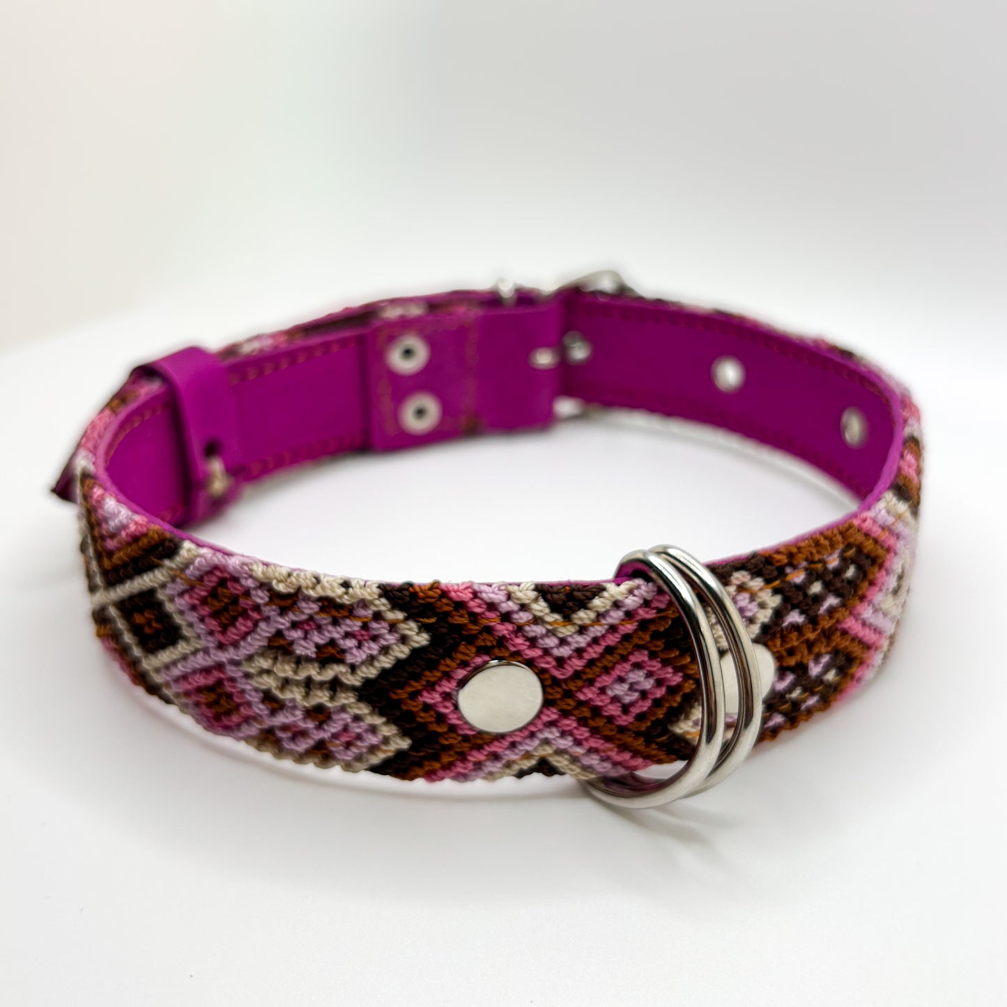 Canela Rosa-Large (50cm) Hand Embroidered Leather Dog Collar