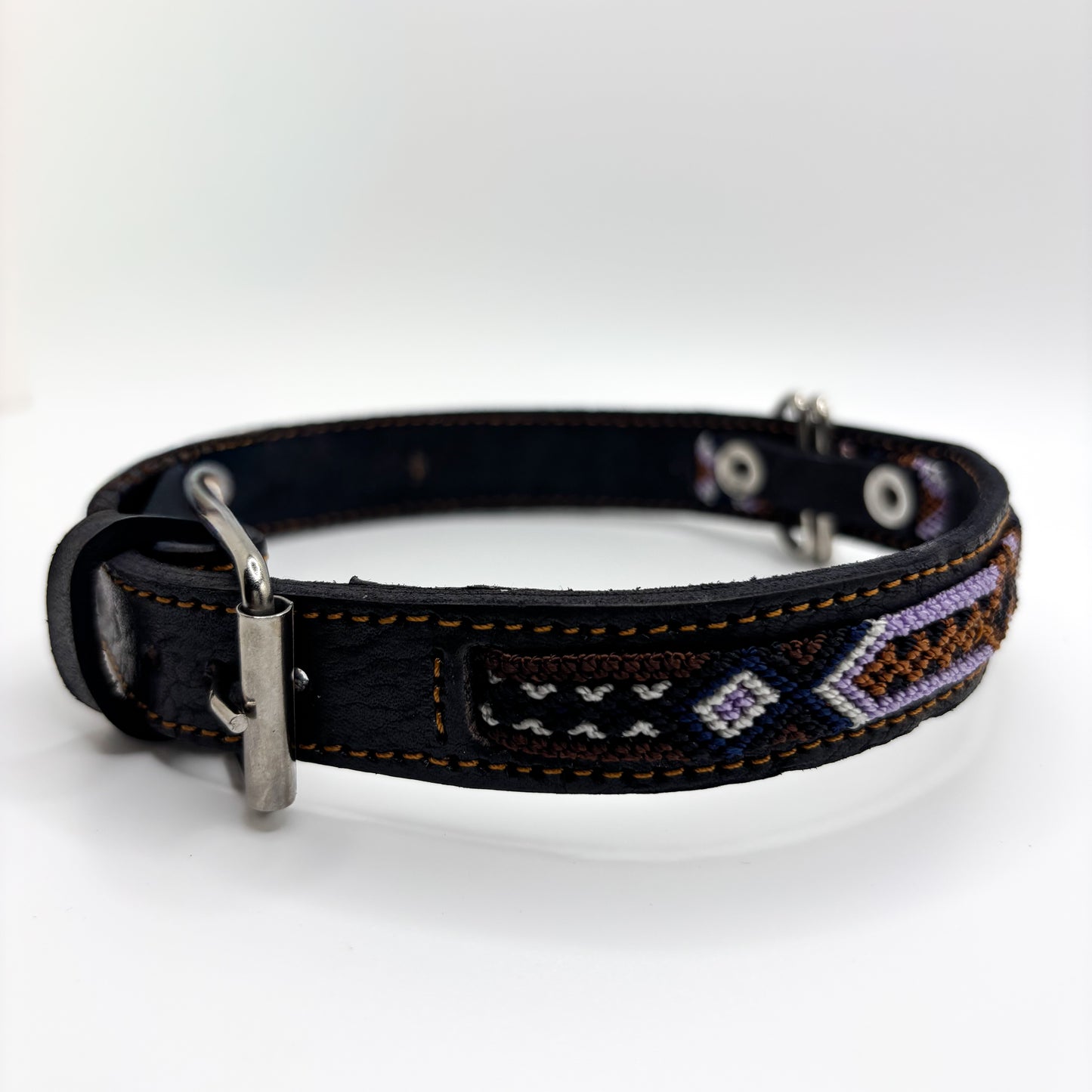 Noche de Café Medium 40cm Hand Embroidered Leather Dog Collar