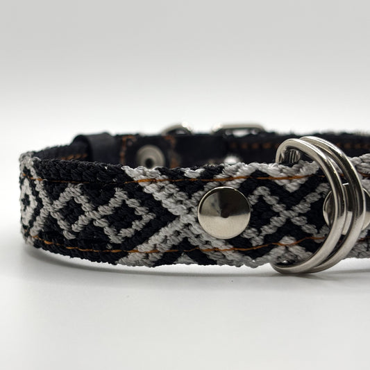 Noche y Día -Small (35cm) Hand Embroidered Leather Dog Collar